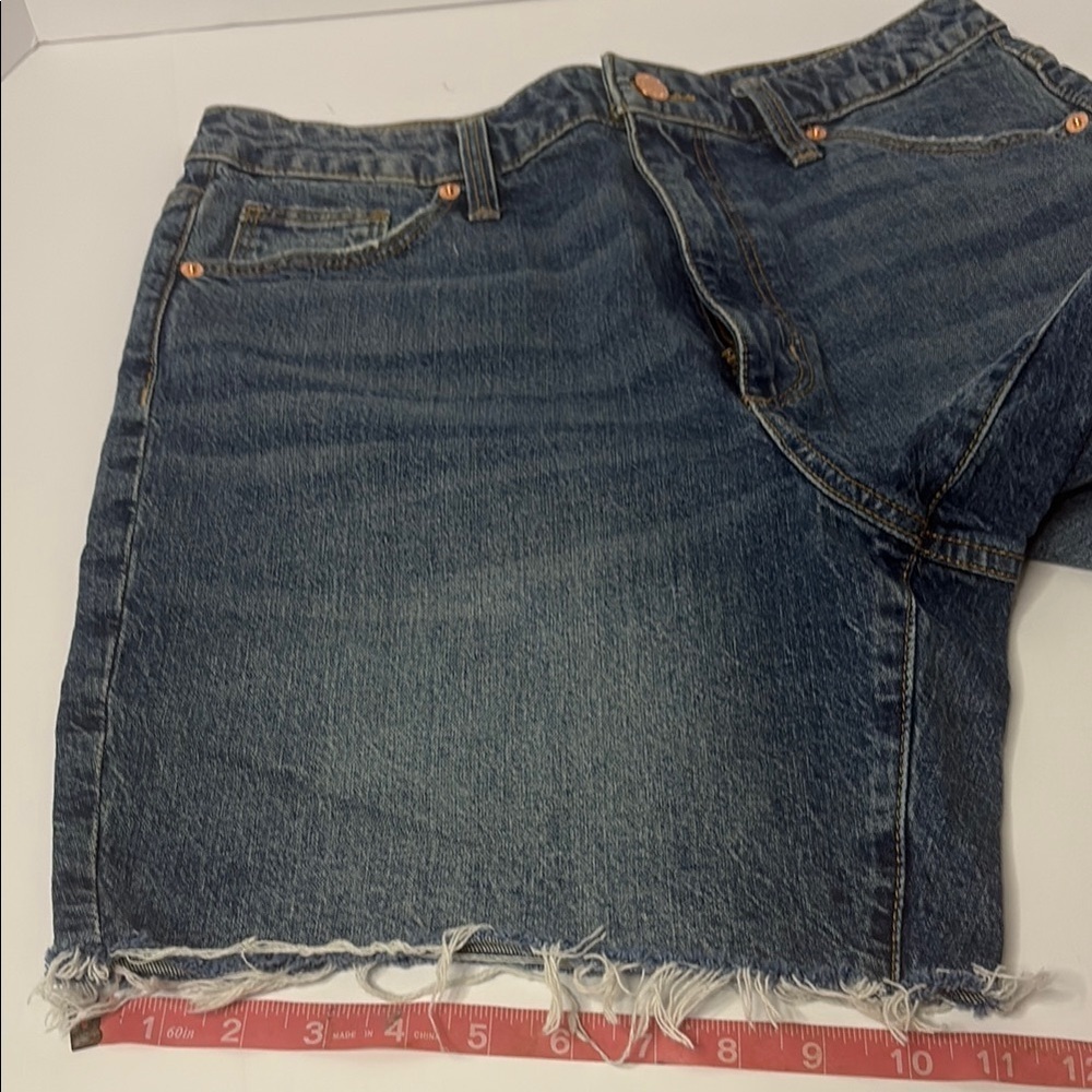 Universal Thread Blue Jean Shorts - Picture 15 of 15